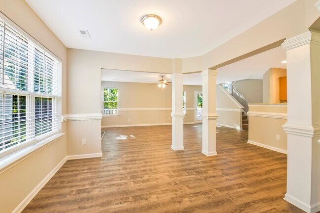 Building Photo - 5022 Acorn Forest Ln