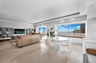 Building Photo - 1435 Brickell Ave