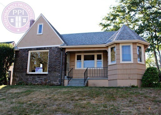 Primary Photo - No Security Deposit W/Rhino! Charming, Upd...