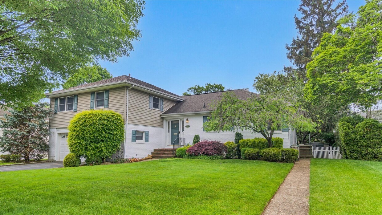 Primary Photo - 136 Lee Rd