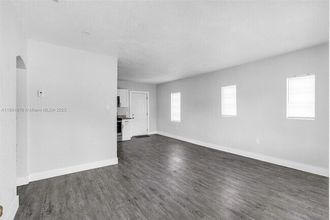 Foto del edificio - 2960 NW 63rd St