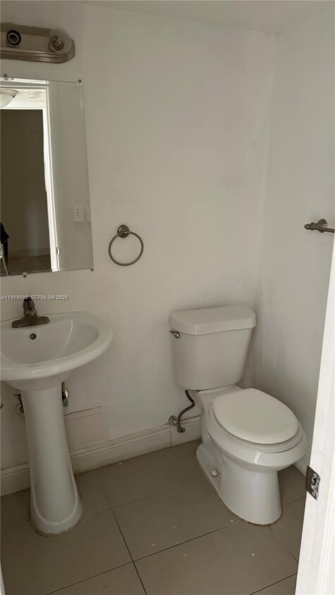 Building Photo - 11905 NE 2nd Ave