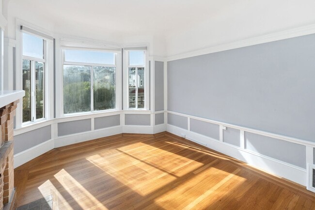 Building Photo - 2272-74 Greenwich Street/275 Moulton Stree...