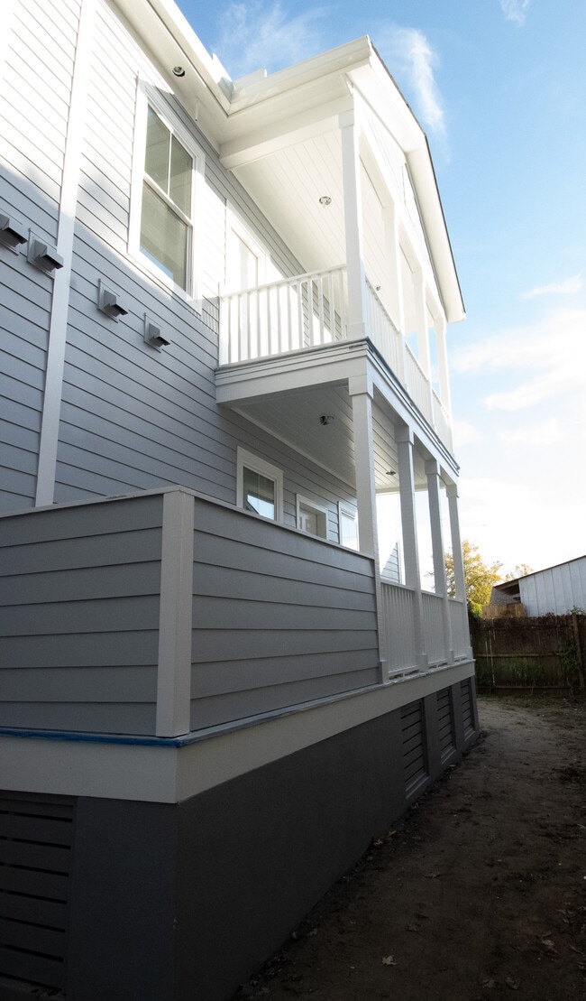 Photo - 195 Romney St Townhome