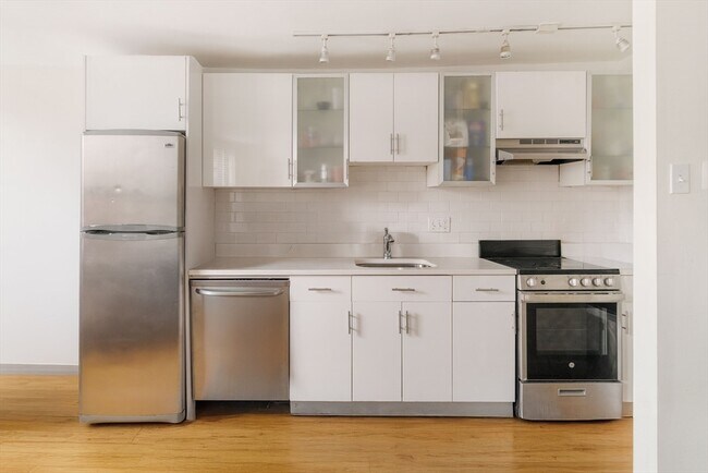 Building Photo - 5 N Margin St