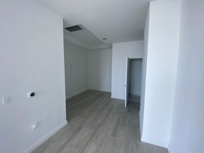 Foto del edificio - 45 SW 9th St