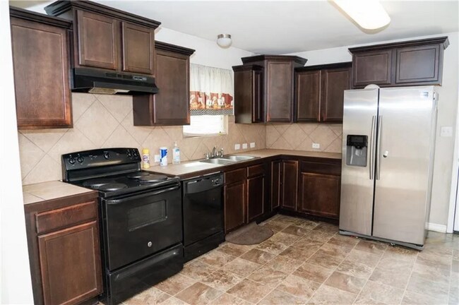 Foto del edificio - 48295 Labonte Ln
