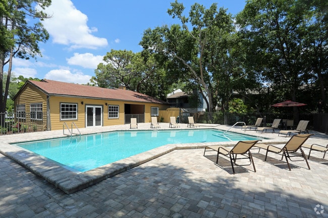 Building Photo - Pinetree Apartments