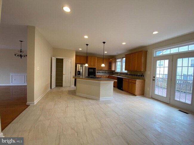 Foto del edificio - 8829 Blue Royale Ln