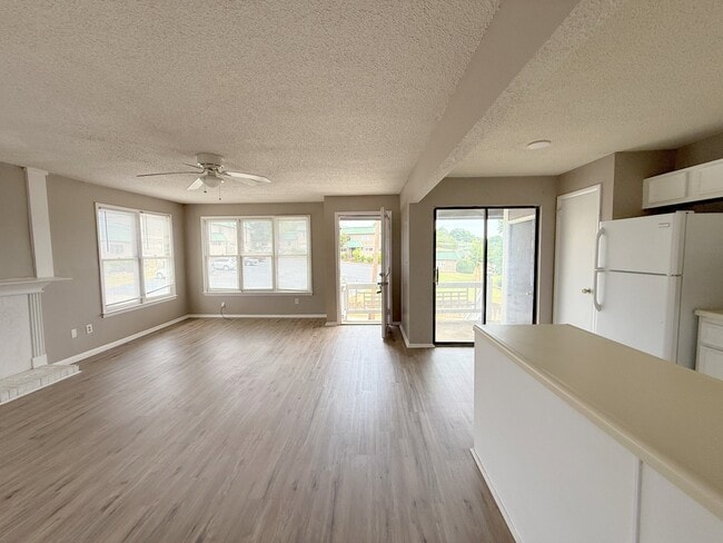 Building Photo - 3929 Highridge Dr SW