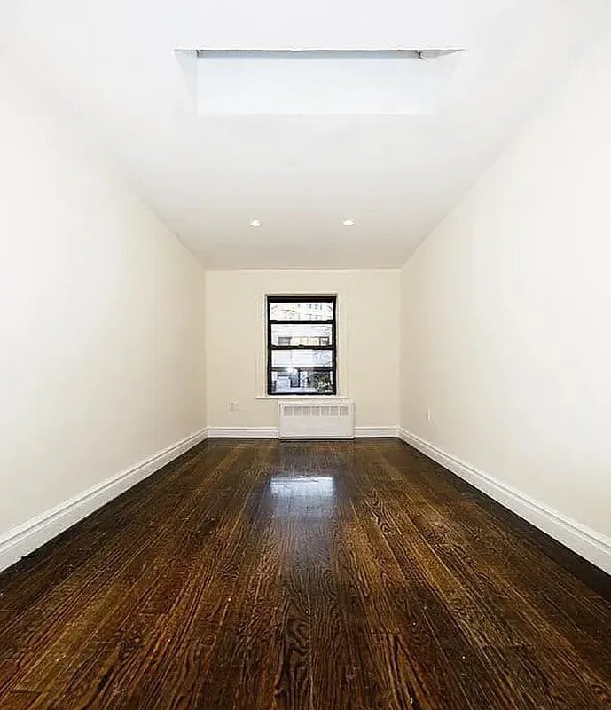 Building Photo - 316 W 14th St