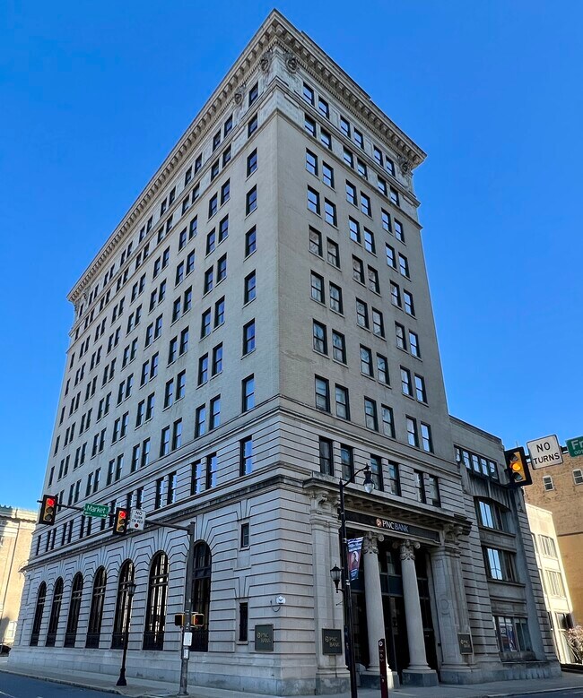 Foto del edificio - 11 W Market St