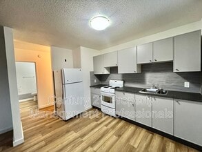 Building Photo - 12708 90 St NW