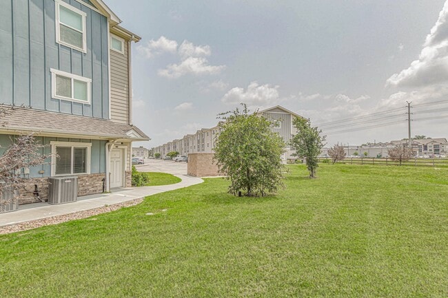Building Photo - 21155 Gosling Rd