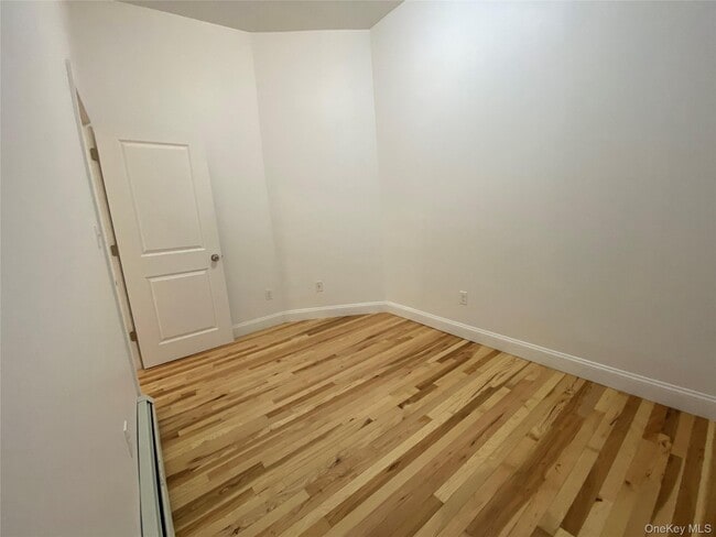 Building Photo - 91 Elm St