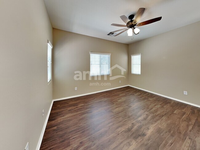 Building Photo - 4748 E Redfield Rd
