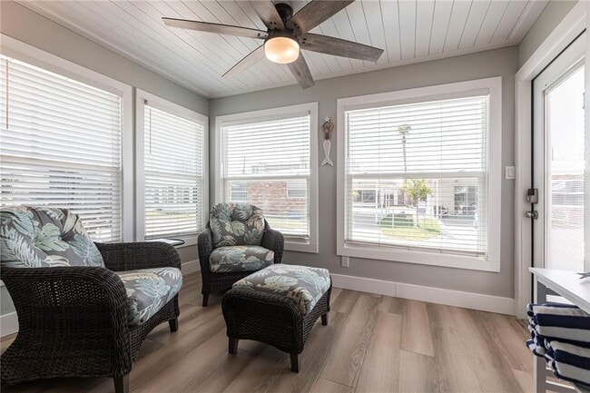 Building Photo - 6020 Midnight Pass Rd