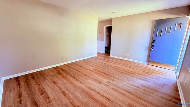 Building Photo - 105 Superior Ave SE