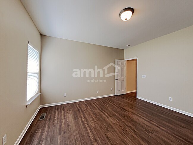 Foto del edificio - 1442 Bridgecross Pkwy