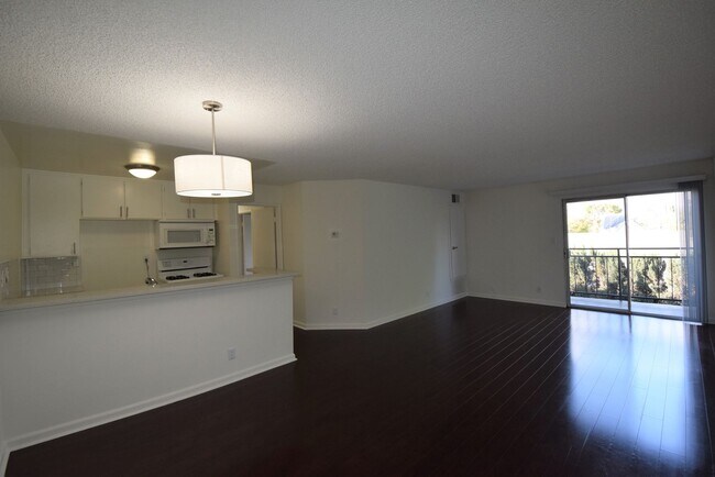 Foto del edificio - 15049 Burbank Blvd