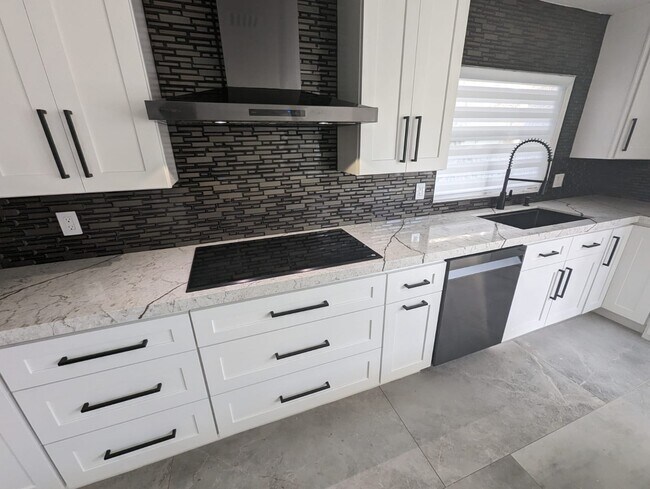 Foto del edificio - 5720 NW 61st Pl