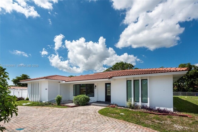 Foto del edificio - 4700 McKinley St