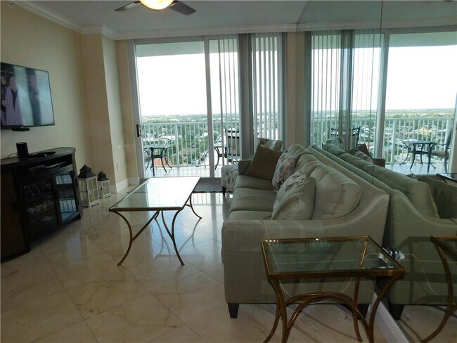 Foto del edificio - 3020 NE 32nd Ave
