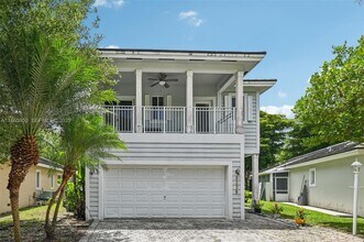 Building Photo - 3228 SE 3rd Dr