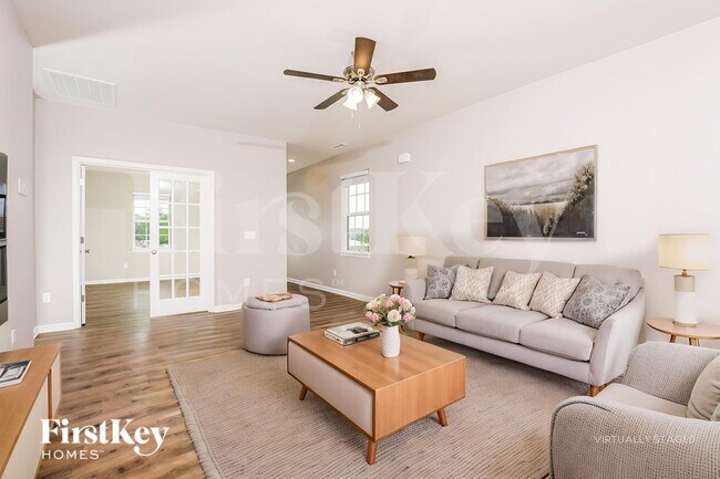 Foto del edificio - 444 Haywood Glen Dr