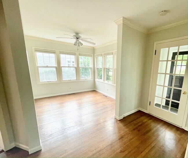Foto del edificio - 819 Oakwood Ave