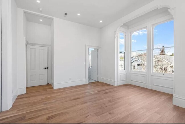 Building Photo - 3337 22nd St