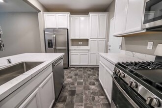 Building Photo - 44 Alamere Falls Dr