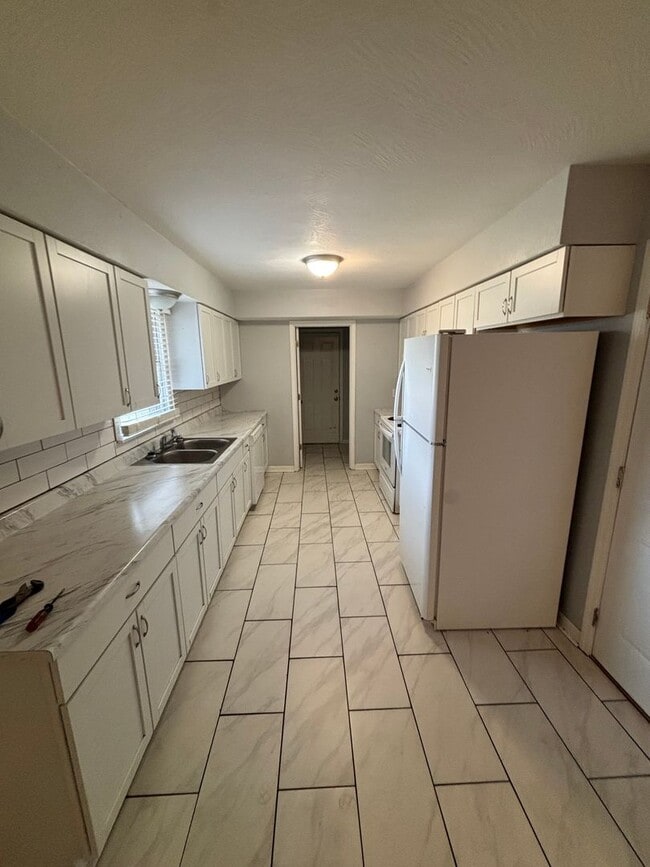 Building Photo - 7033 W Farm Rd 106