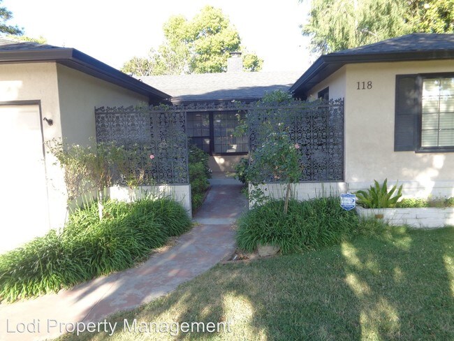 Building Photo - 118 N Avena Ave
