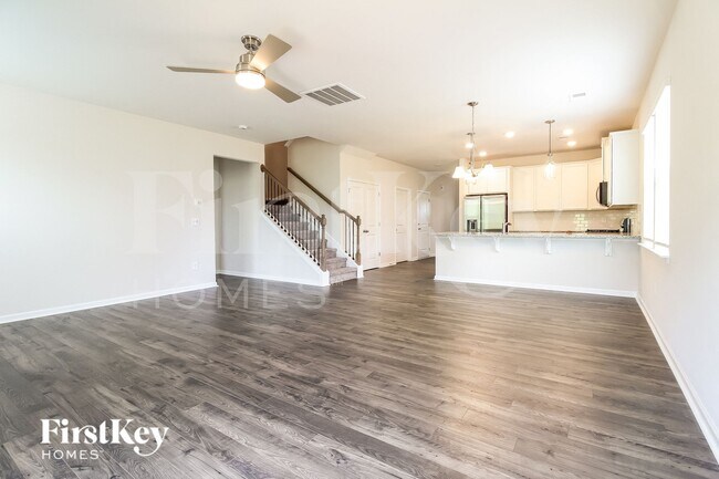 Foto del edificio - 905 Birchcrest Wy