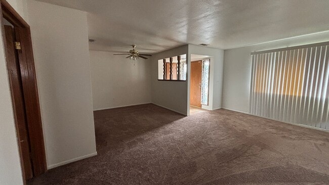 Building Photo - Central Hemet - Three Bedroom, Two Bathroo...