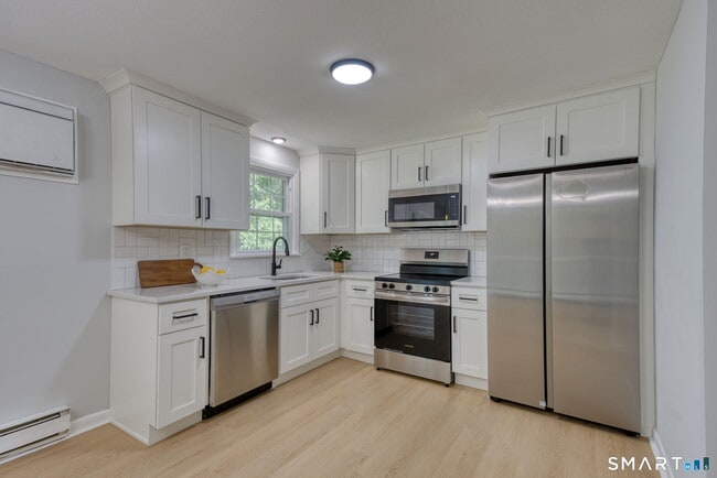 Building Photo - 45 Brandywine Ln