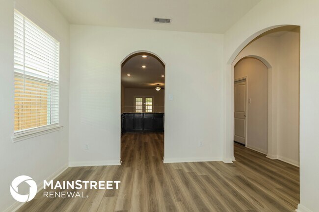 Building Photo - 26865 Steinbeck Dr