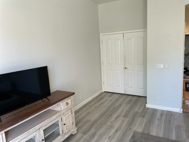 Foto del edificio - 1679 E Hearne Way