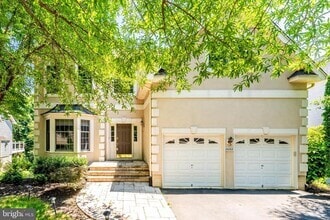 Building Photo - 20152 Boxwood Pl