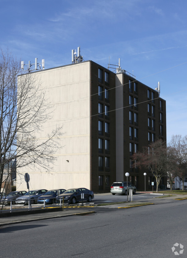 Saucon Manor - Saucon Manor Apartments