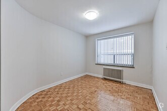 Building Photo - 153 St George St
