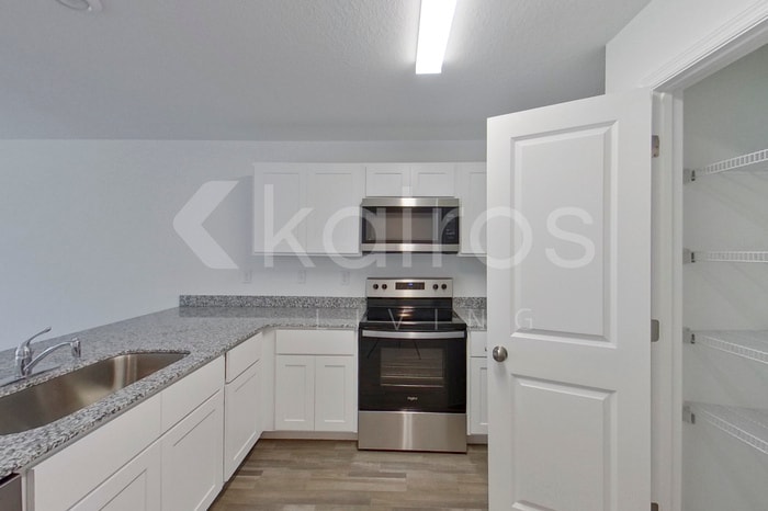 Building Photo - 9810 N Santee Terrace