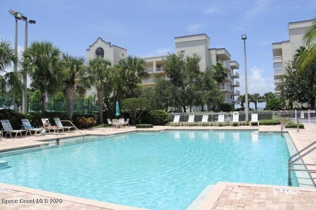 Building Photo - 7048 Sevilla Ct