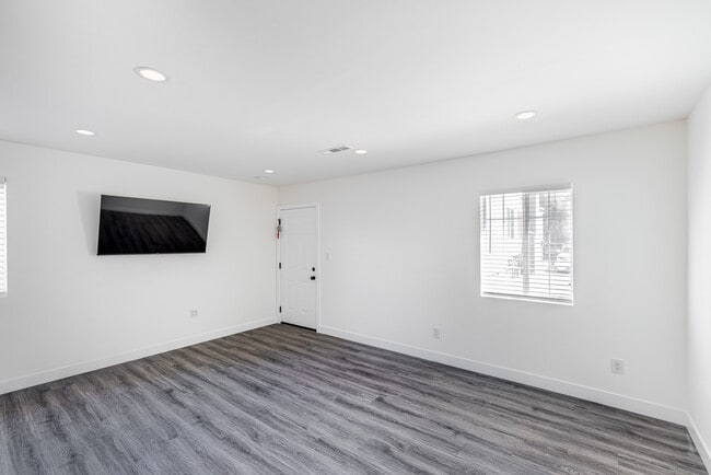 Building Photo - 8143 Hinds Ave