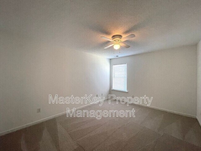 Foto del edificio - 5612 Sorrell Crossing Dr