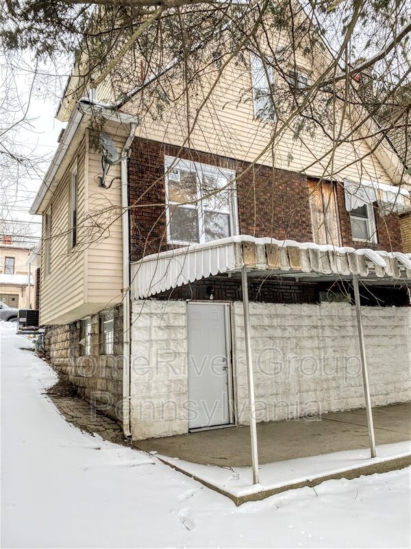 Foto del edificio - 1221 McNeilly Ave