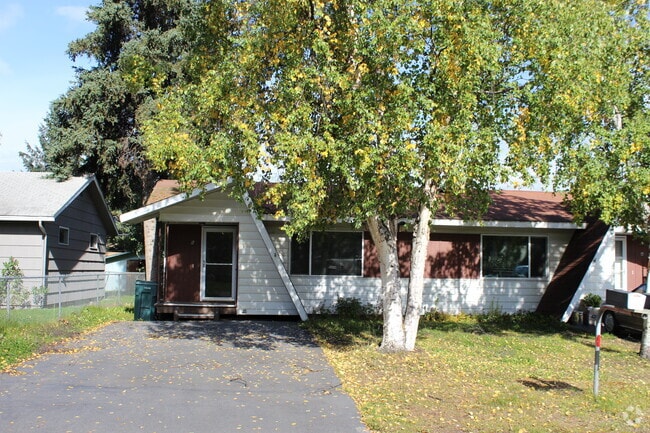 Building Photo - 3221 E 43rd Ave