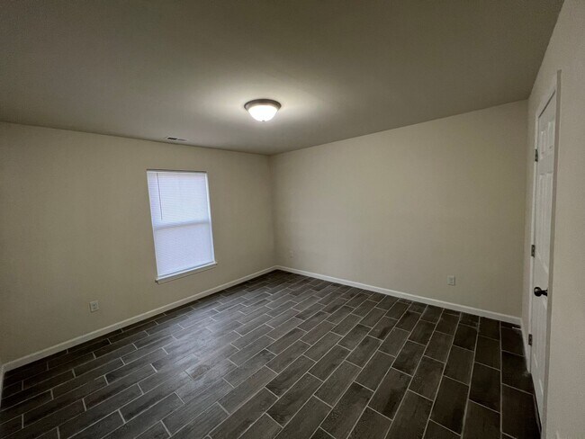 Foto del edificio - 3 Bedroom 2 Bath 2 car garage Home on 5 acres