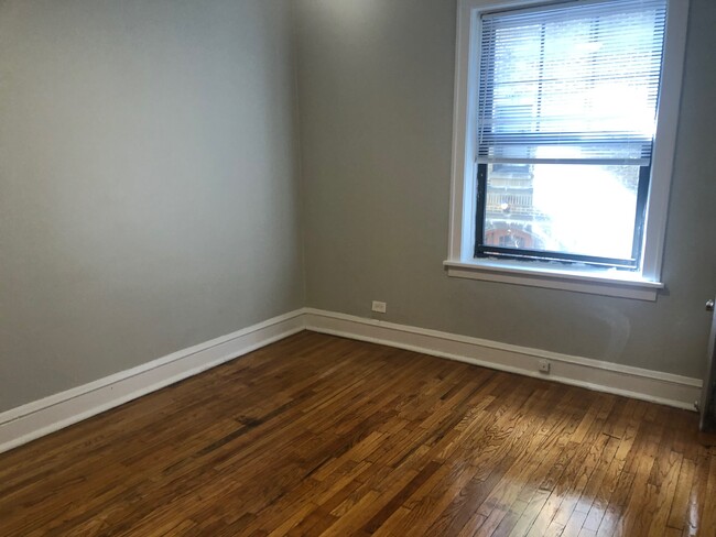 Foto del edificio - 2332 W Addison St